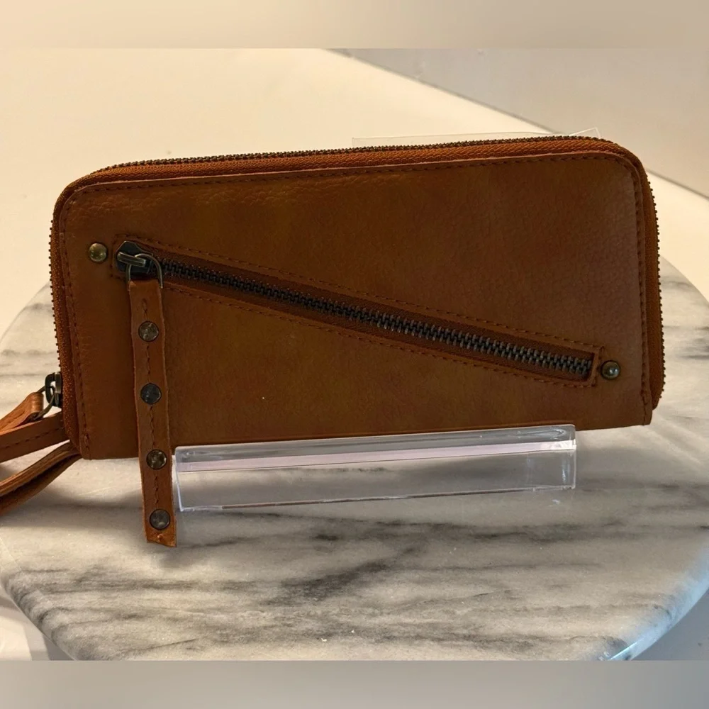 Free People Brown Vegan Leather Wristlet Wallet 8x4 Zip Around Closure CC Slots